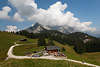 913377_Litzlalm Jausenstation in Alpenpanorama Almwiese Bergidylle