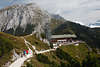 Jennerbahn Bergstation Gaststätte Wanderweg in Wolkenhöhe Alpenpanorama