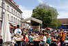 Konstanz-Strassencaf in Sankt-Johann-Gasse Gste Bnke Essen in Sonnenschein
