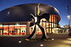 Stagetheater Nachtlichter  runde Dachkuppel moderne Architektur in Hafen Hamburg