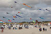 Fliegende Drachen Foto ber Strand St. Peter-Ording Nordseekste Drachenfestival Besucher