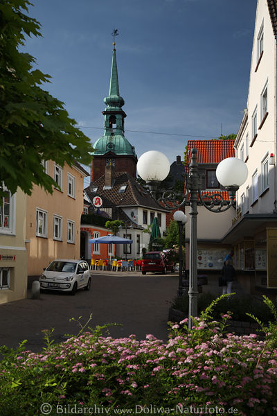 Kappeln Altstadt Huser Gasse mit Blumen Laterne Caf Marktkirche Blick