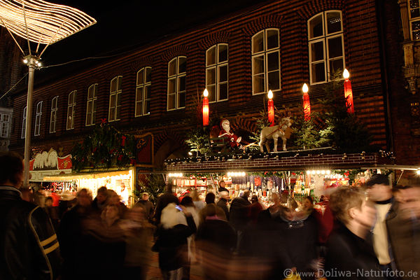 Weihnachtsmarkt Lübeck Altstadt Advent am Rathausplatz Nikolaus-Schlitten