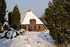 Schafstall in Schnee Sonnenschein um Wacholderbäume Romantik Winterlandschaft Naturbild
